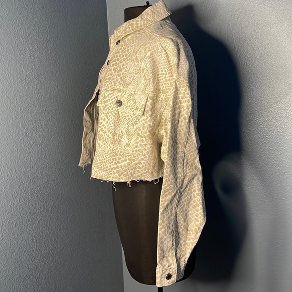 TopShop Snake Print Jean Jacket Size 6 - Picture 3 of 5